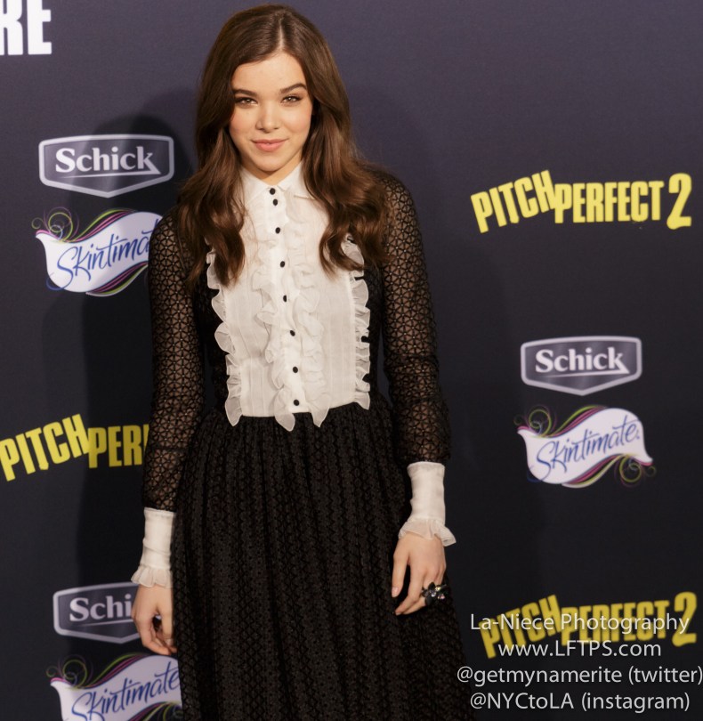 Hailee Steinfeld AT PITCH PERFECT 2 LOS ANGELES MOVIE PREMIERE